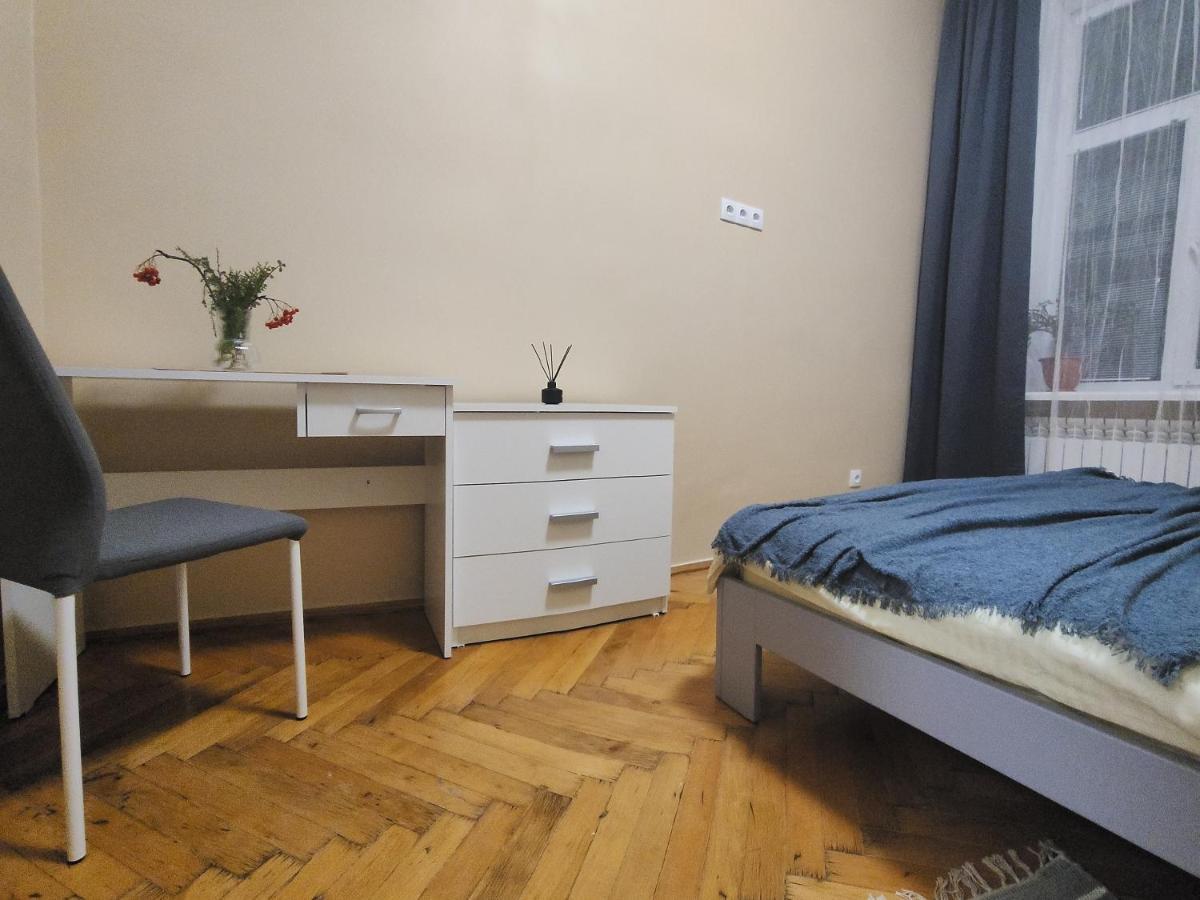 В Центрі М.Чернівці 2 Кімнатна Затишна Квартира. Exterior foto